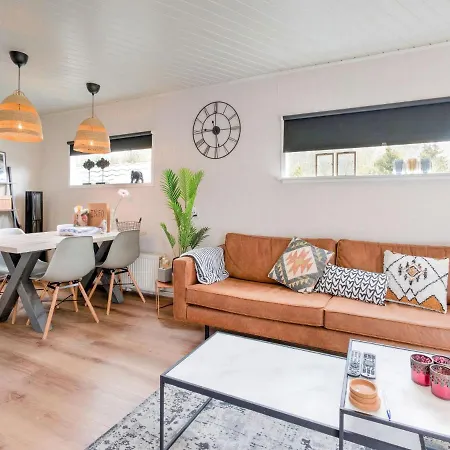 Holiday home Delightful In With Garden *