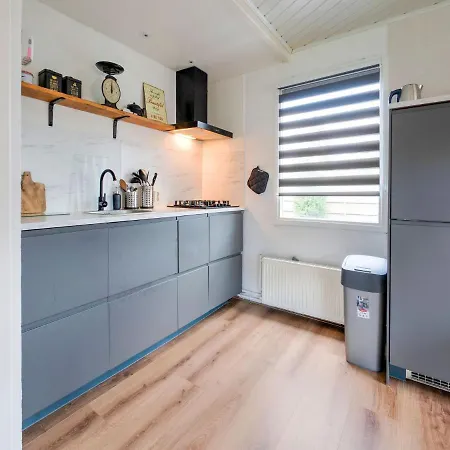 Holiday home Delightful In With Garden