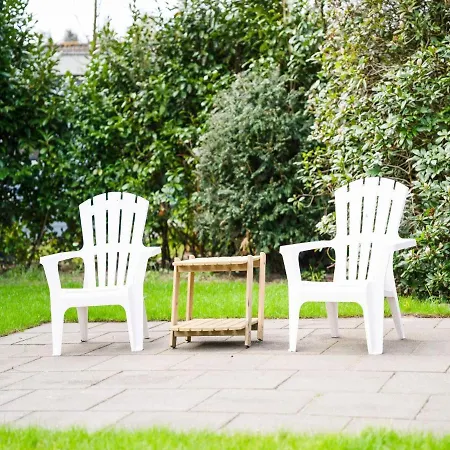 Holiday home Delightful In With Garden