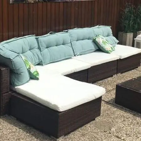 Delightful In With Garden Holiday home *